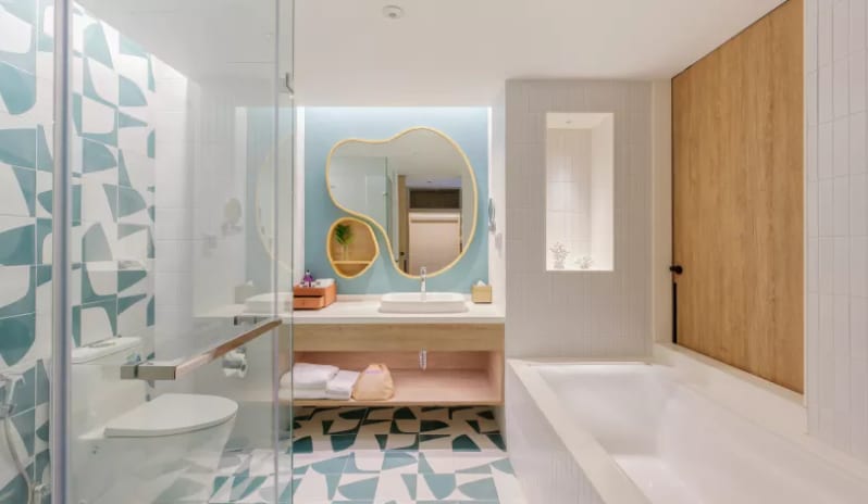 Deluxe Family Suite Pool View, Bathroom